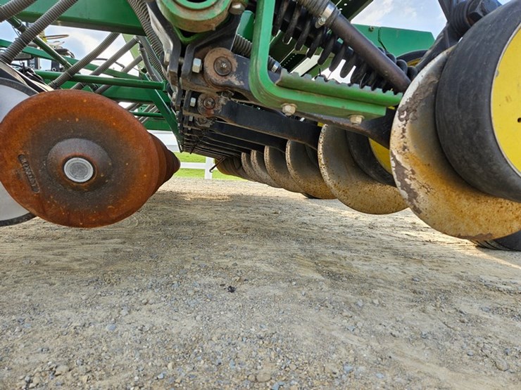 john-deere-750-image-39