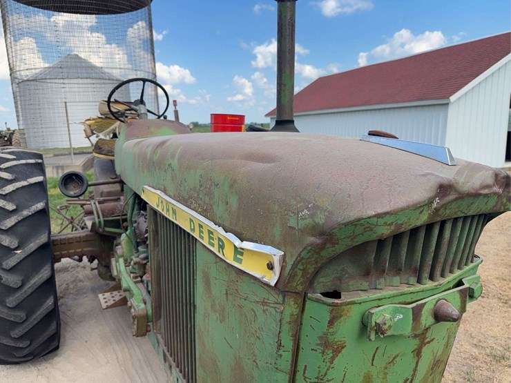 john-deere-3010-image-11