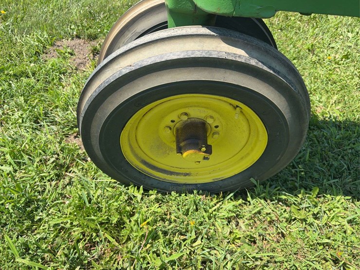 john-deere-b-image-12