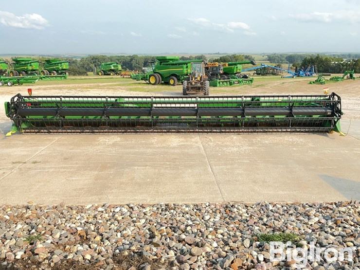 2017-john-deere-635f-image-2