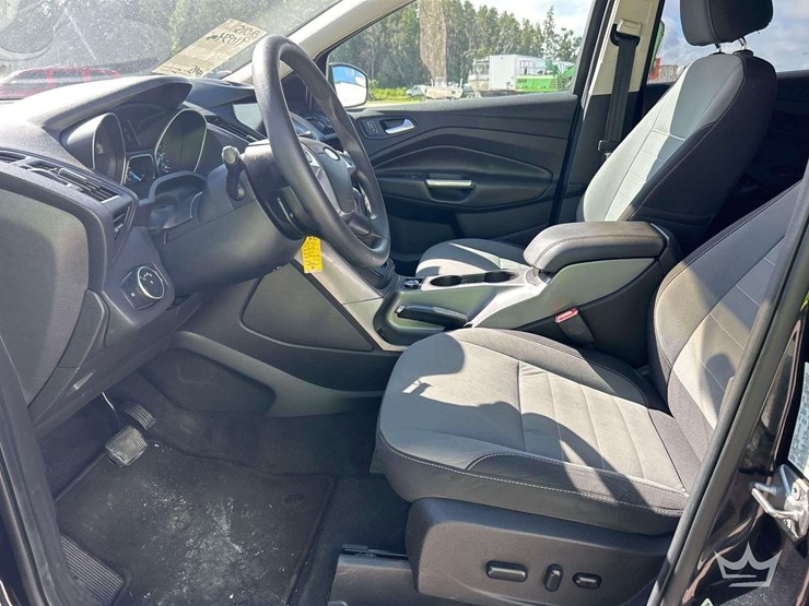 2015-ford-escape-image-13