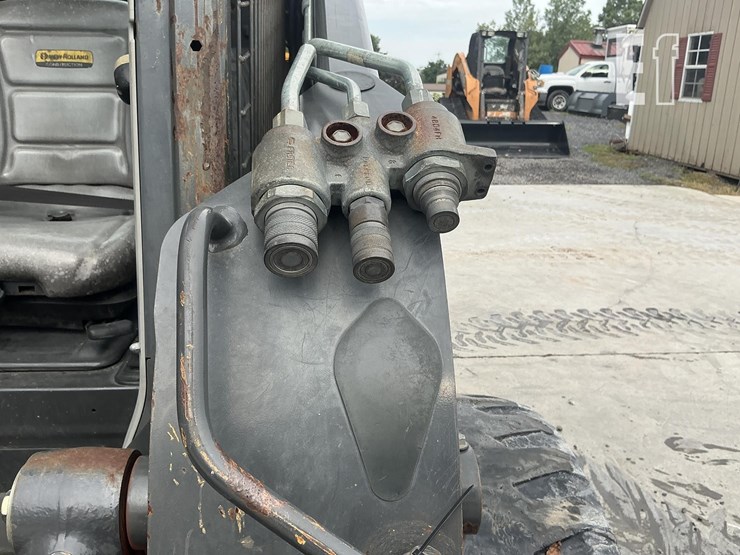 2018-new-holland-l228-image-11