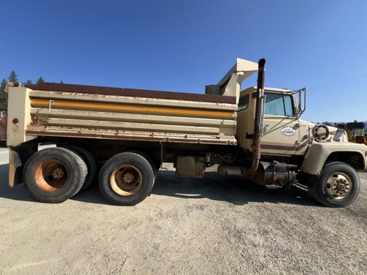 1989-ford-lt9000-image-1