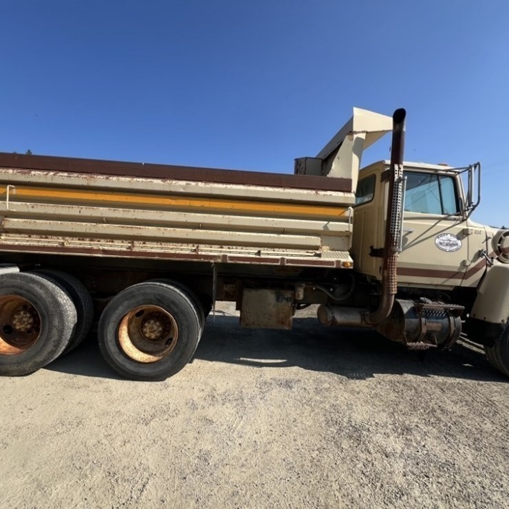 1989 FORD LT9000