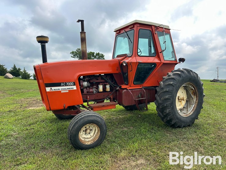 1976-allis-chalmers-7000-image-1