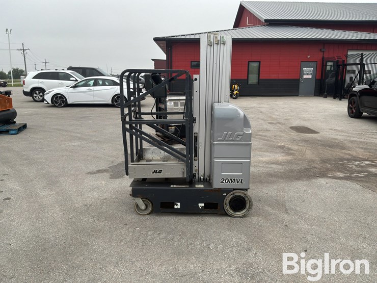 2017-jlg-20mvl-image-8