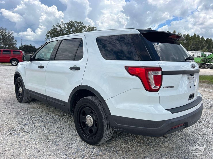 2018-ford-explorer-image-4