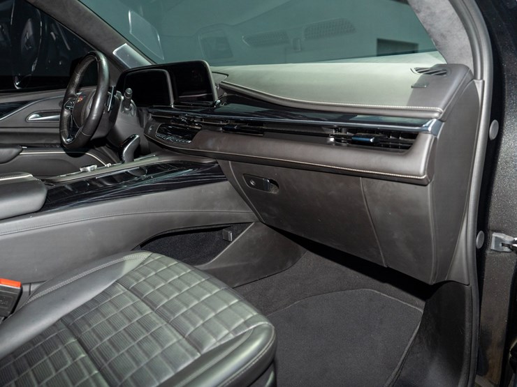 2024-cadillac-escalade-esv-image-69