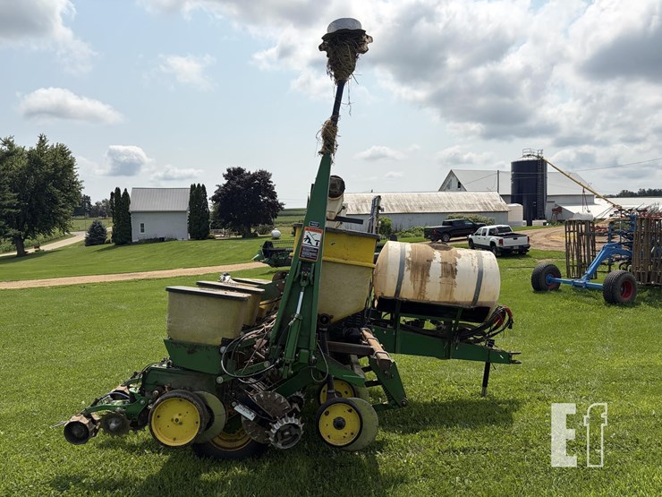 john-deere-7200-image-6