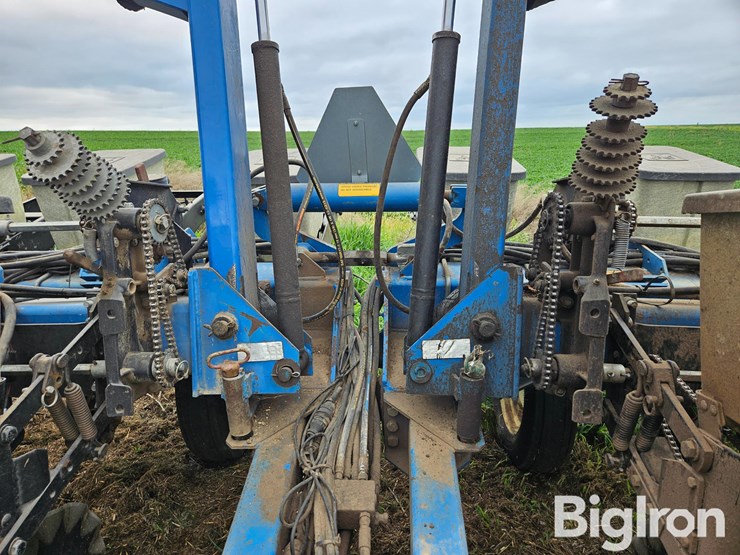 1993-kinze-2200-image-15