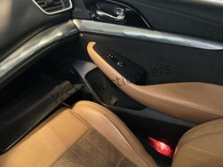 2016-nissan-maxima-sdn-image-19