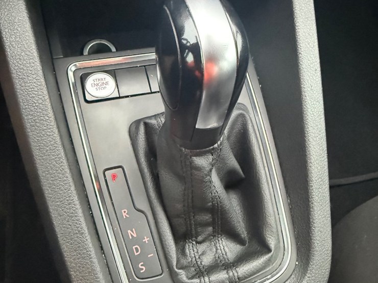 #55-•-2015-volkswagen-jetta-image-21