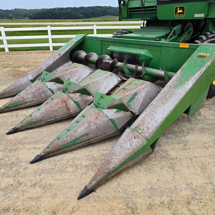 JOHN DEERE 444