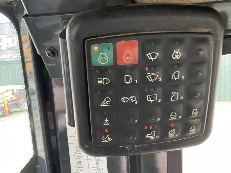 2021-deere-650k-lgp-image-14
