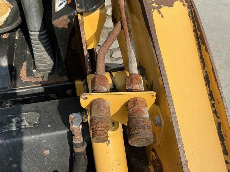 2008-deere-313-image-11