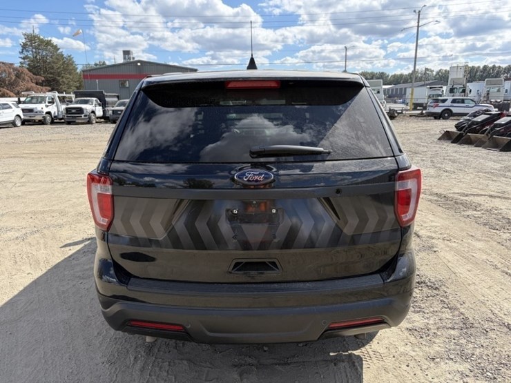 2019-ford-explorer-image-5