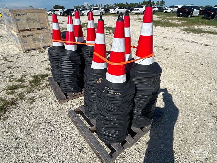 2026-safety-traffic-cones-image-4