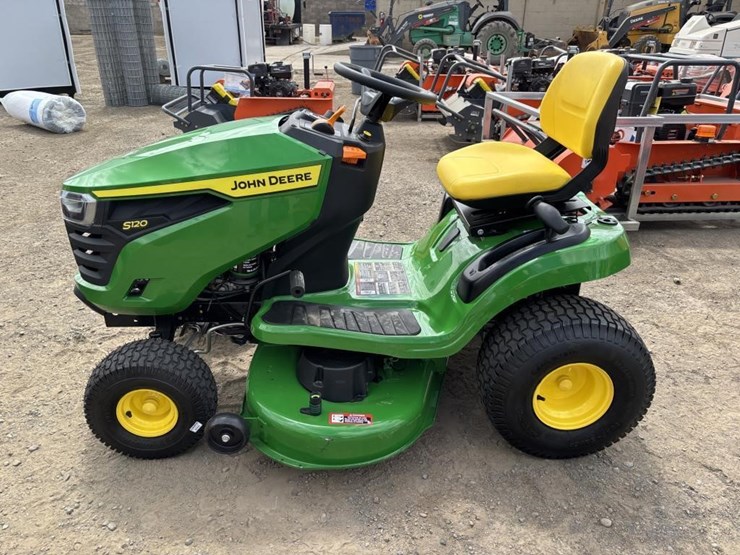 2026-john-deere-s120-image-5