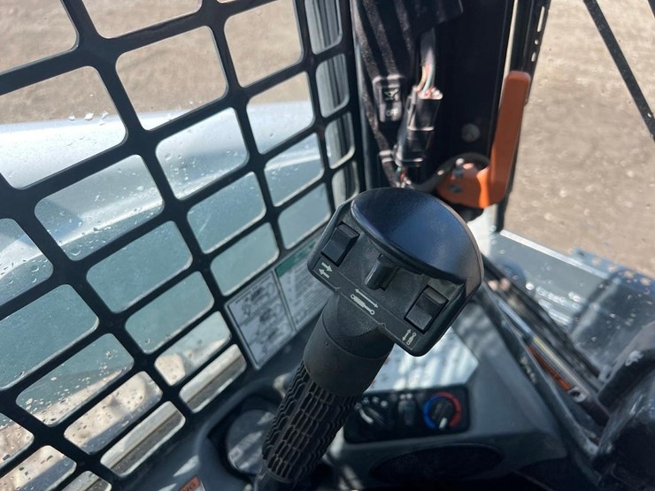 2022-bobcat-s740-image-24