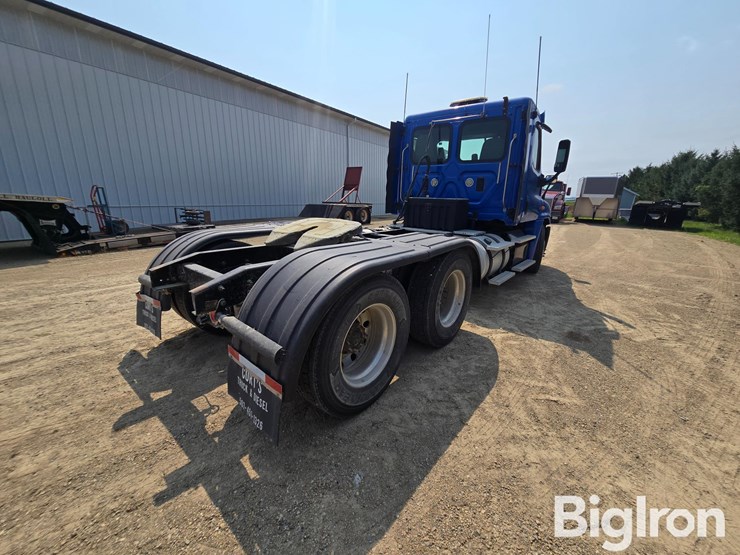 2012-freightliner-cascadia-125-image-5
