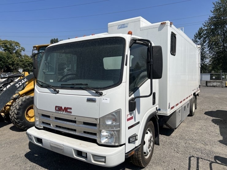 2008-gmc-w5500hd-image-1