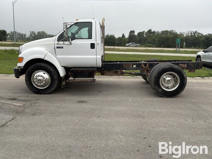 2006-ford-f750-image-8