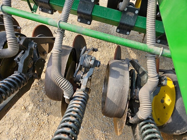 john-deere-750-image-26