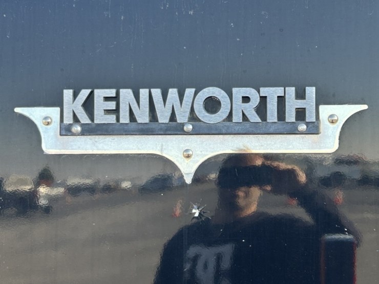 1999-kenworth-w900-image-10