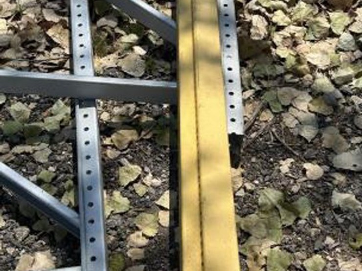 #109-•-pallet-racking-(3)-uprights-&-(1)-crossbar-image-3
