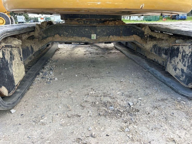 2018-caterpillar-305.5e2-image-11