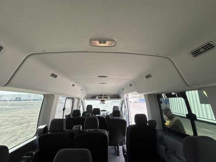 2017-ford-transit-image-30