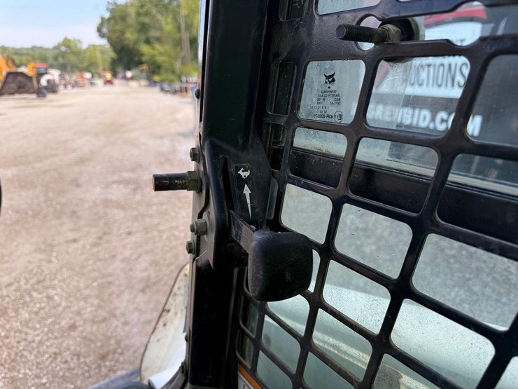 bobcat-t870-image-22