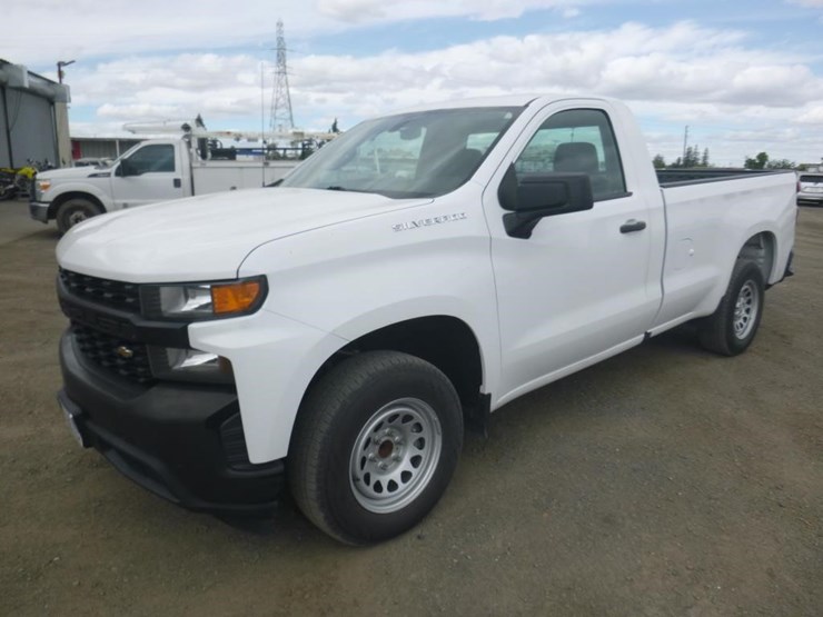 2020-chevrolet-1500-image-1