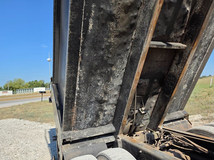 #26510-•-2006-mack-ct713-triaxle-dump-truck-image-35