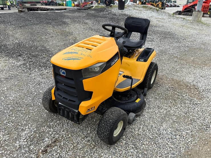 2015-cub-cadet-xt1-lt42-image-4