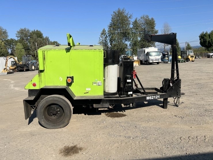 2012-ray-tech-rc4000d-towable-asphalt-hot-box-image-3