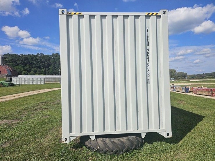 40'-shipping-container-image-3