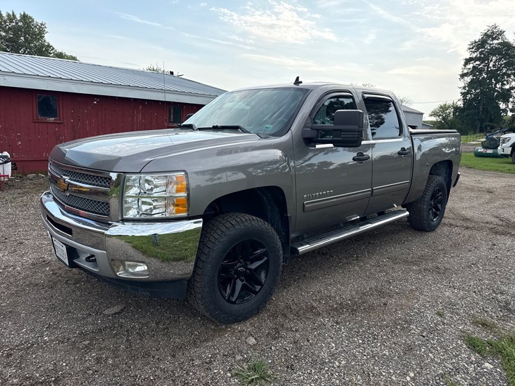 2013-chevrolet-silverado-1500-image-1