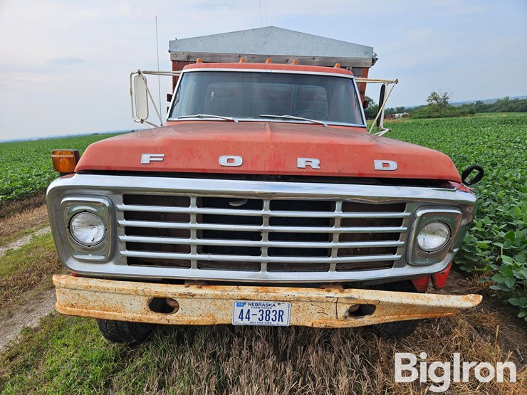 1975-ford-f700-image-2