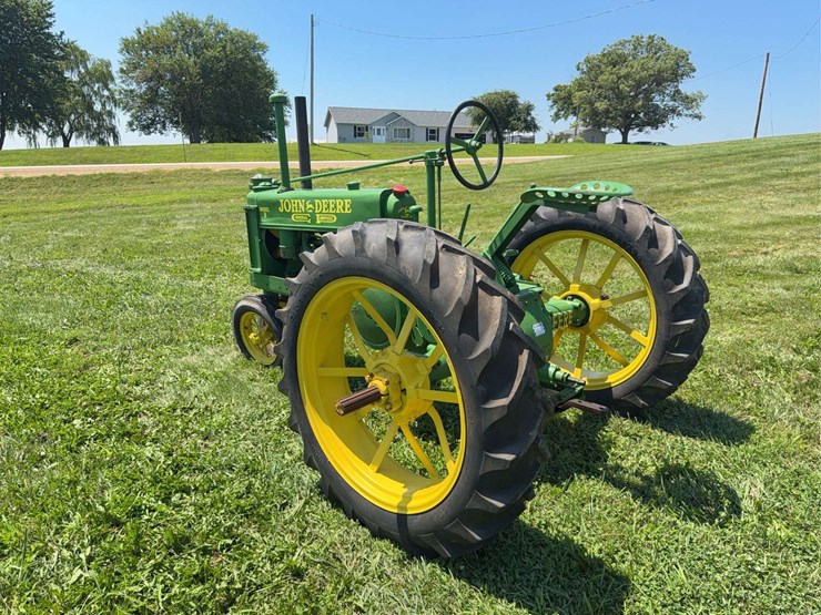 john-deere-b-image-3