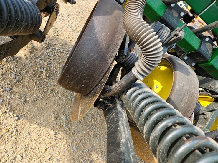 john-deere-750-image-27