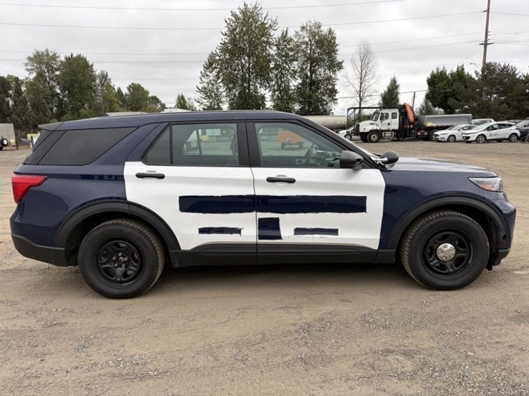 2020-ford-explorer-image-3