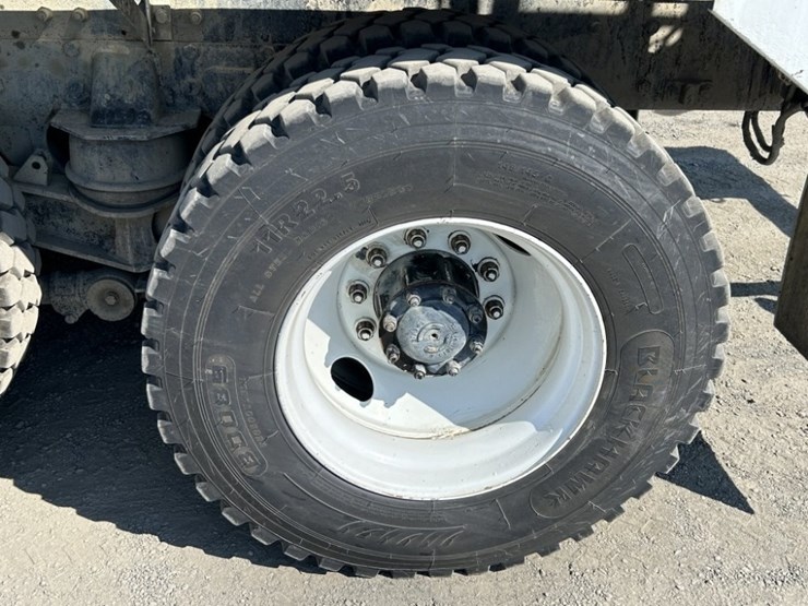 2005-kenworth-w900-image-33