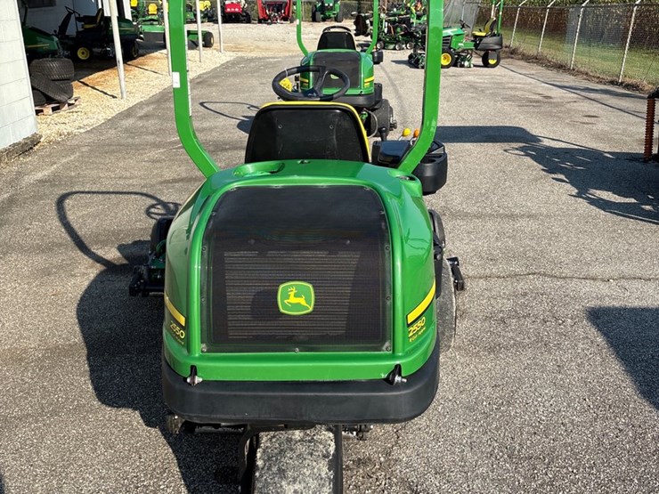 2022-john-deere-14-image-10