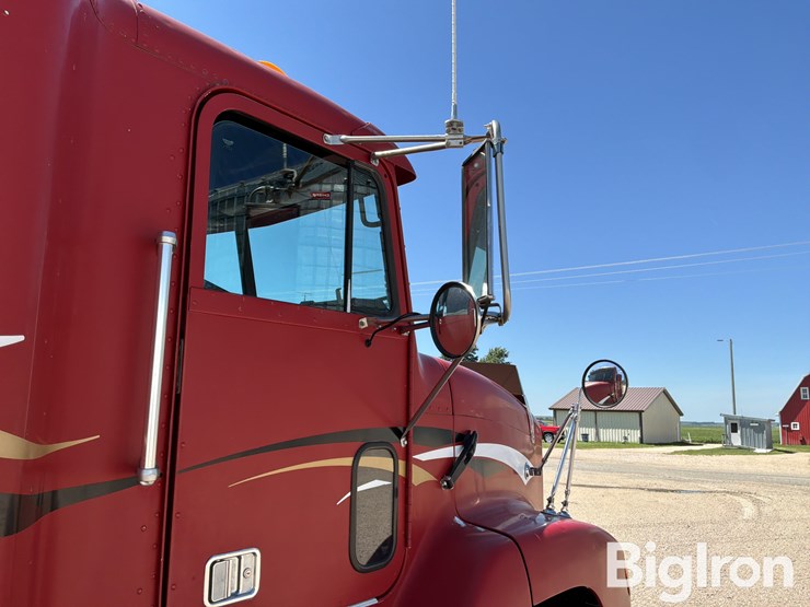 1995-freightliner-fld112-image-15