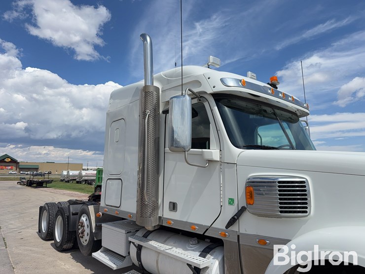 2013-freightliner-coronado-132-image-14