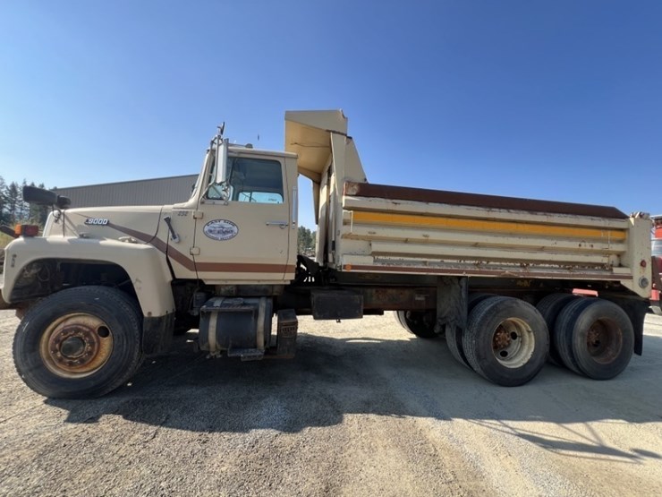 1989-ford-lt9000-image-3