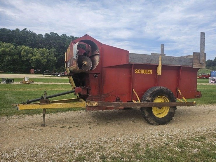 schuller-feed-wagon-image-2