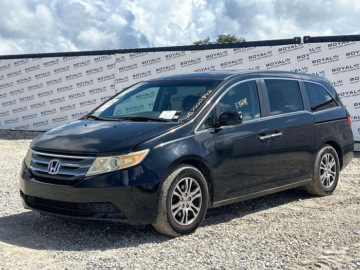 2011-honda-odyssey-image-1
