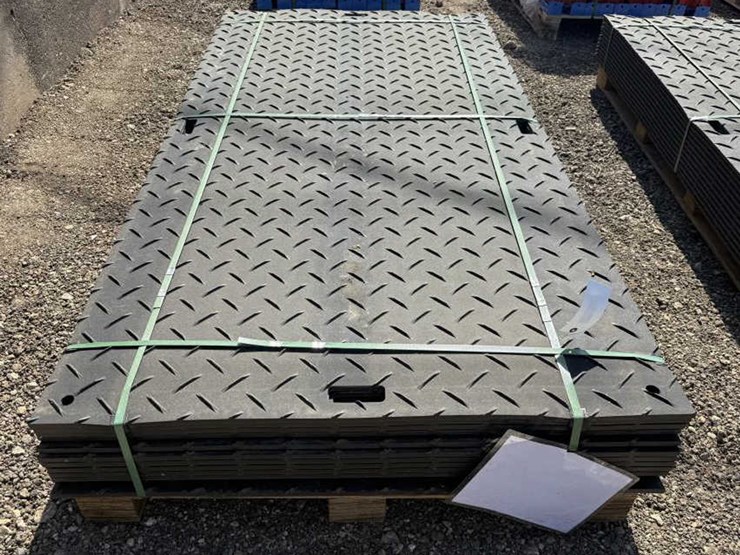 #29-•-(12)-roadbed/-ground-protection-mats---ljb12-image-1